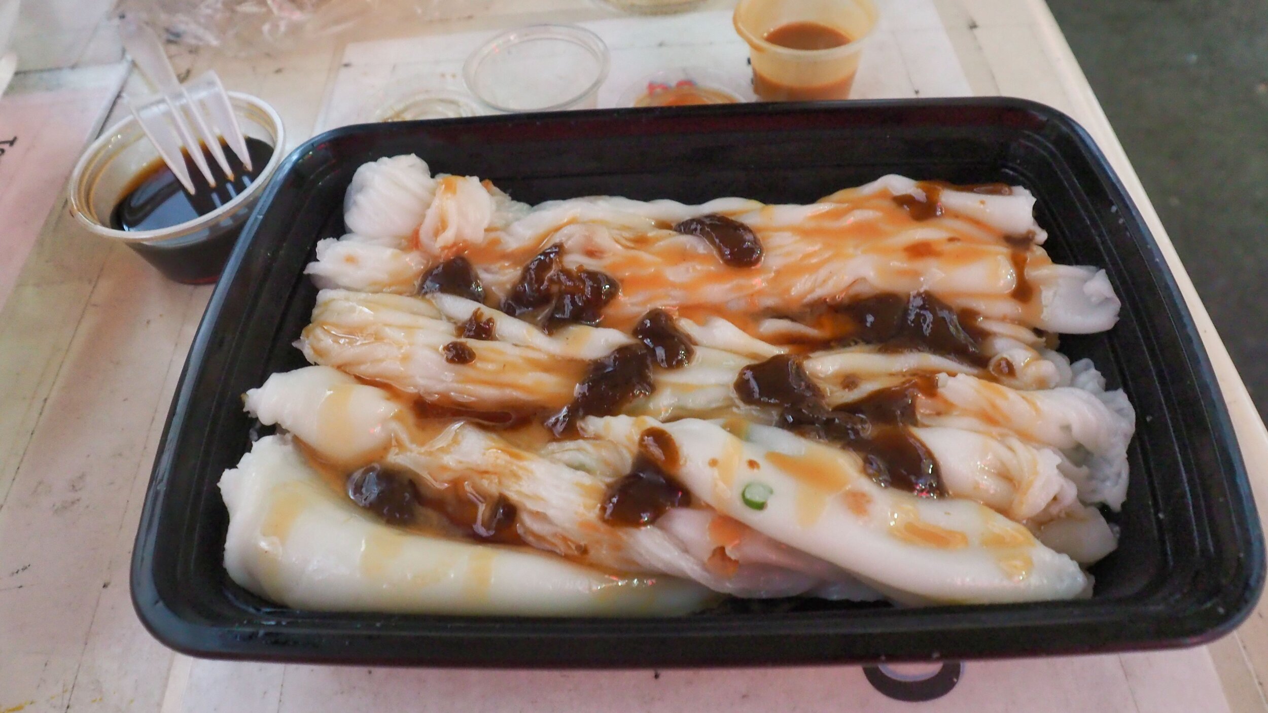 Rice noodle rolls after dressing