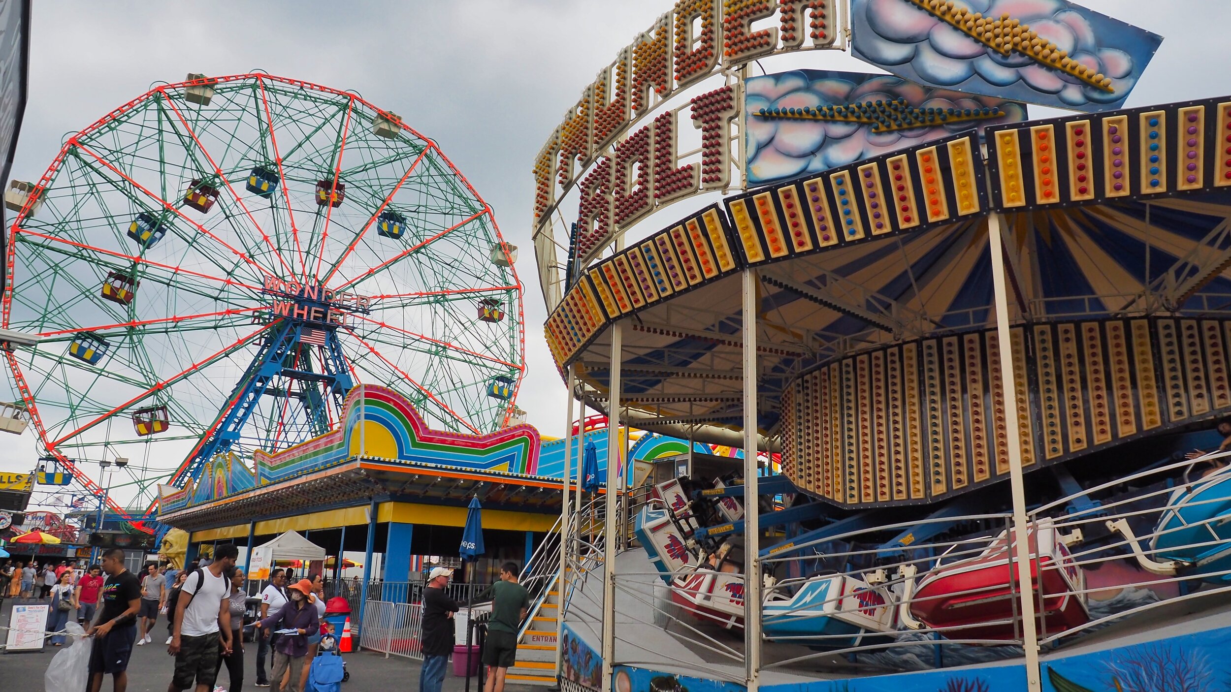 Coney island Boardwalk Wonder Wheel