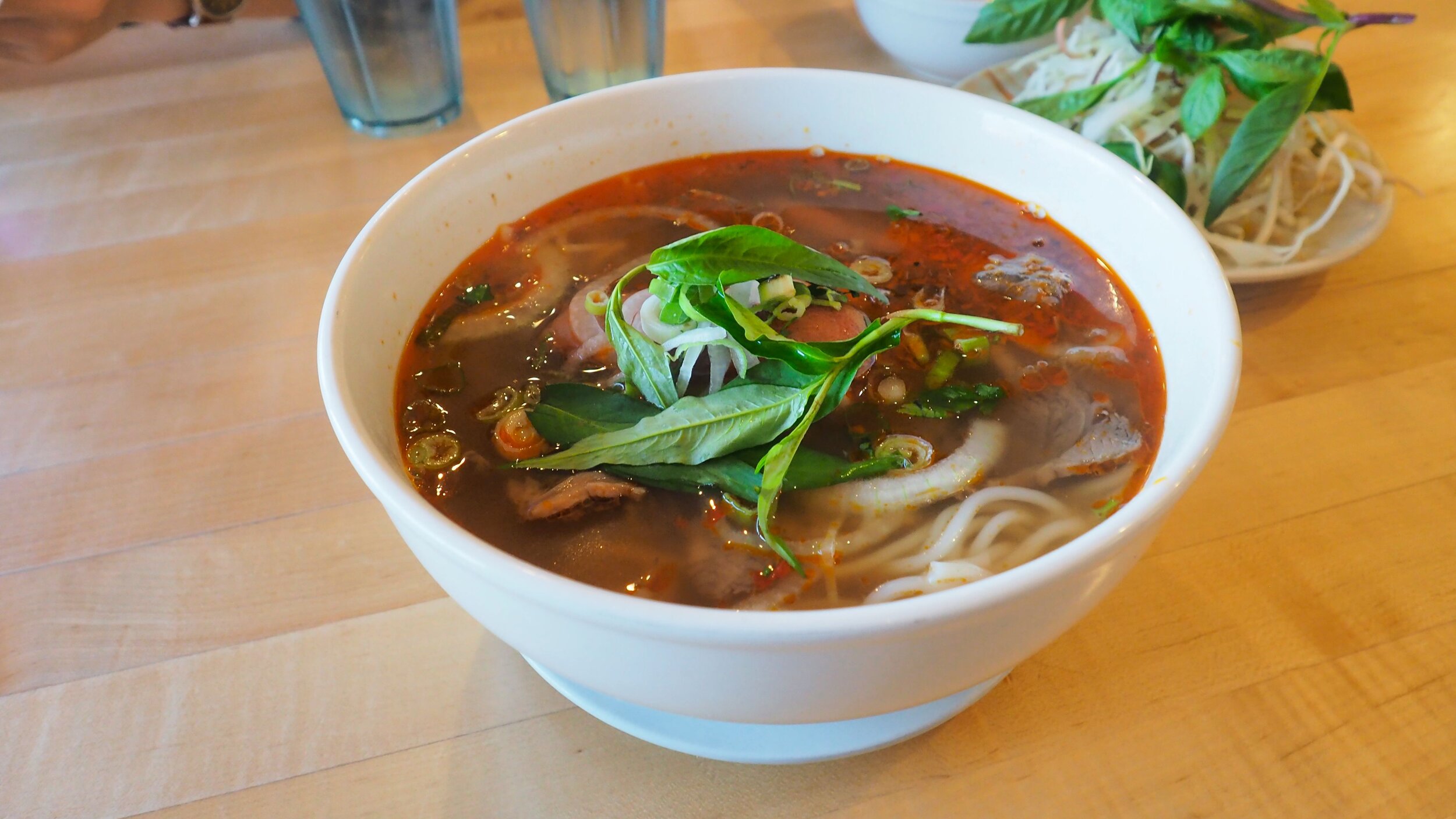 Hai Duong Restaurat Eden Center Arlington Virginia bun bo hue